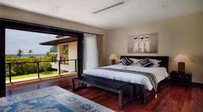 Luxury 6 Bedrooms Beach Front Villa