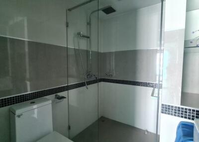 Unfurnished Studio for Rent in Wong Amat