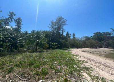 Beachfront Land in Laem Set, Southeast Samui