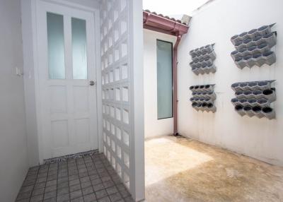 2 BR Townhouse to rent Chiang Mai Land Chang Klan