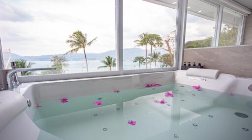 Sea View Patong Villa 5 Bedrooms