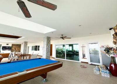 Modern Luxury  Pool Bedroom Villa
