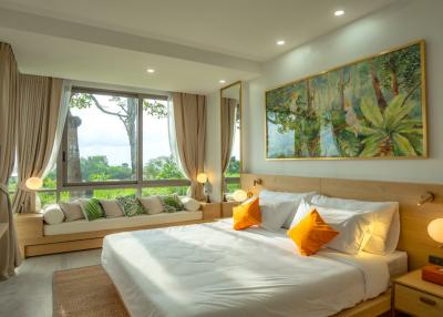 One-Bedroom Residence Enjoys Stunning Ocean / Mountain views
