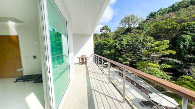 Grand Modern 2 Bedrooms Condominium with Mountain View