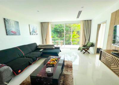 Grand Modern 2 Bedrooms Condominium with Mountain View