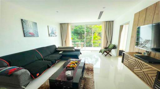 Grand Modern 2 Bedrooms Condominium with Mountain View