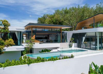 The Infinite Luxury Living at the Skyline Villa