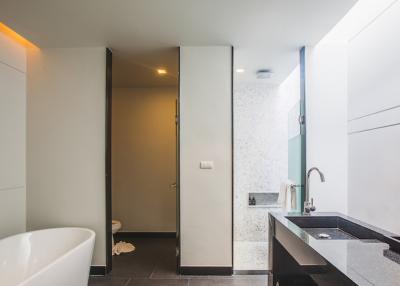 2 ห้องนอน, 2 ห้องน้ำ บ้าน ราคา ฿ 60,000/เดือน
