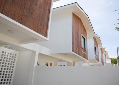 Unique Japanese Minimalist Design Villa