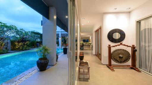 4 Bedrooms Modern Style Pool Villa