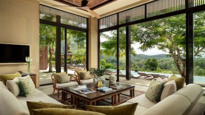 A Lush Hillside Luxury Private Pool Villas