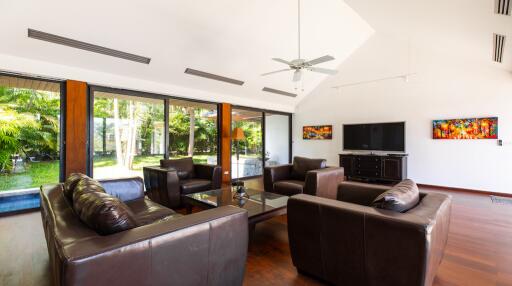 Luxury four-bedroom villa in Rawai