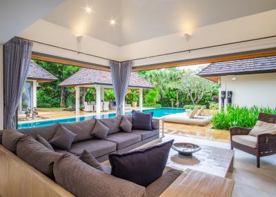 A 5 Bedroom infinity pool villa with spacious lush gardens