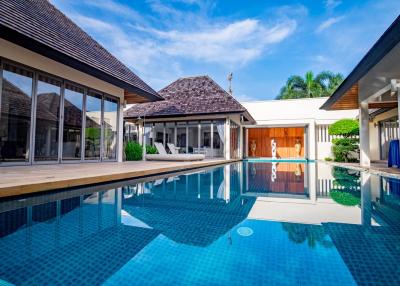 A 5 Bedroom infinity pool villa with spacious lush gardens