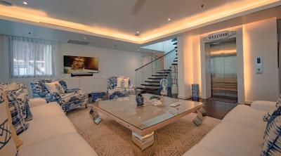 Marina Penthouse with Private Yacht Berth
