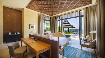 Luxury Villa 5-Bedroom Residence