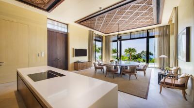 Luxury Villa 5-Bedroom Residence