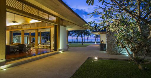Amazing Beach Front Villa