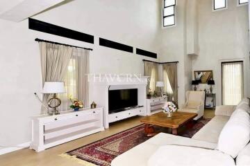 House For sale 3 bedroom 267 m² with land 440 m² , Pattaya