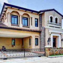 House For sale 3 bedroom 267 m² with land 440 m² , Pattaya