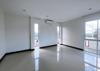 Modern House for Rent in Huai Yai