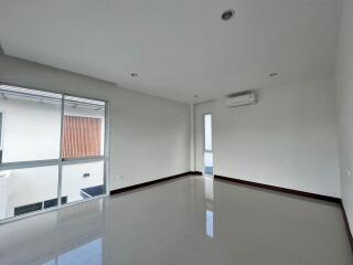 Modern House for Rent in Huai Yai