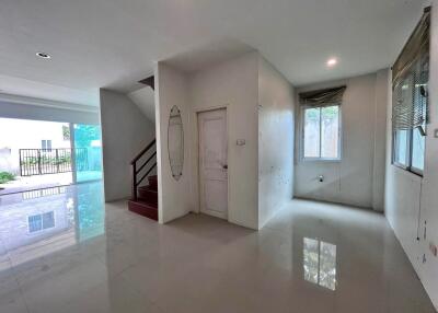 Unfurnished 2Storey House for Rent