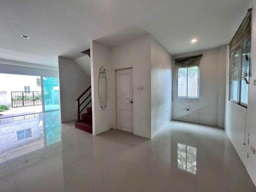 Unfurnished 2Storey House for Rent