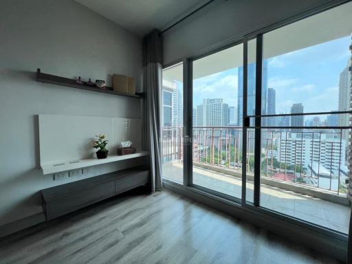 For Rent Spacious 2 Bed 2 Bath Condo Centric Sathon-St Louis 300m from BTS