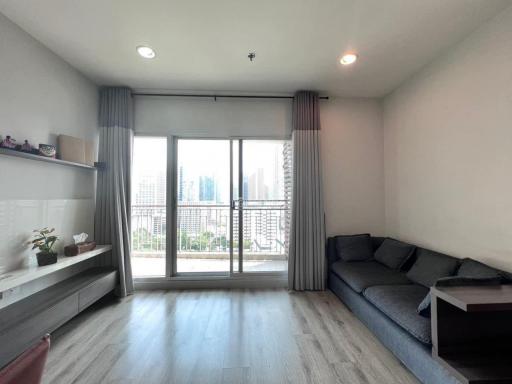 For Rent Spacious 2 Bed 2 Bath Condo Centric Sathon-St Louis 300m from BTS