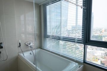 HOT DEAL: Spacious 2 bedroom 2 bathroom condo for rent at Ideo Mobi Sukhumvit 66 - BTS Udomsuk