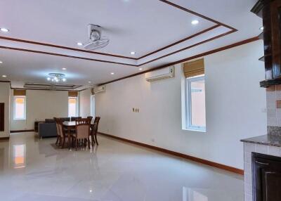 2 Storey 4 Beds House for Rent Pattaya