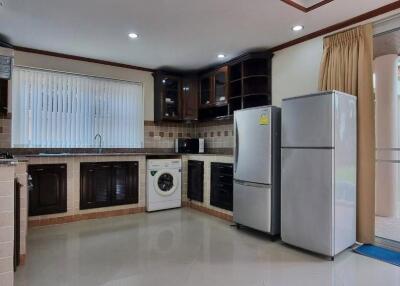 2 Storey 4 Beds House for Rent Pattaya