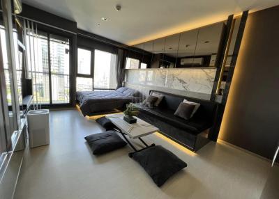 For Sale Studio Apartment Rhythm Sukhumvit 36 - 38 Only 5 minutes to BTS Thong Lor (sold with tenant)