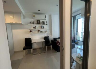 For Rent: 1 bed 1 bath condo @ Ideo Mobi Sukhumvit 81 - BTS Onnut