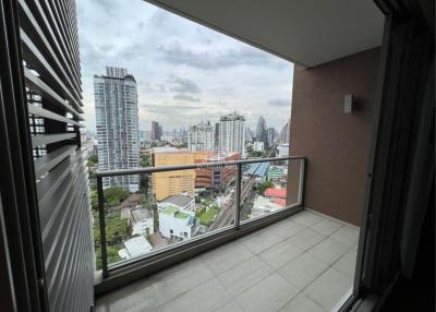 For Sale 2 Bedroom Condo The Lofts Ekkamai 200m from BTS Ekamai (with tenant until Sept 2023)