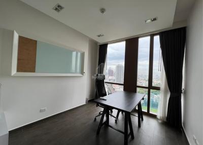 For Sale 2 Bedroom Condo The Lofts Ekkamai 200m from BTS Ekamai (with tenant until Sept 2023)