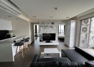 For Sale 2 Bedroom Condo The Lofts Ekkamai 200m from BTS Ekamai (with tenant until Sept 2023)