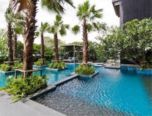 Luxury 1 bed unit with closed kitchen @ The Address Asoke