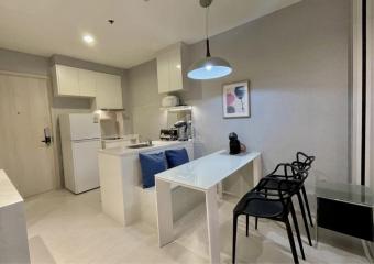 For Rent 1 Bedroom Condo Rhythm Sukhumvit 42 250m from BTS Ekamai