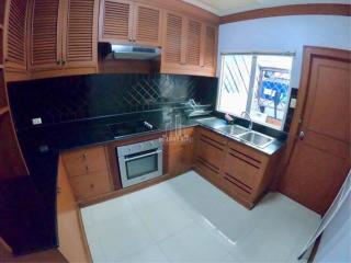 For Rent Spacious 4 Bed 6 Bath Townhouse in Thonglor Fantastic Location