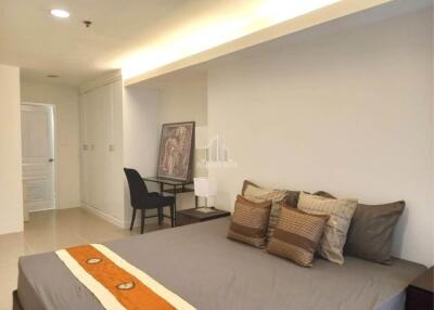 For Rent Large 4 Bed, 2 Bath Condo The Waterford Diamond Khlong Toei