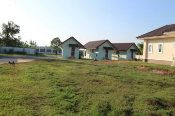 Home and 3 Bungalows For Sale, Phon Phisai, Nong Khai, Thailand