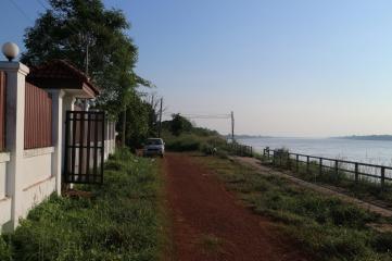 Home and 3 Bungalows For Sale, Phon Phisai, Nong Khai, Thailand