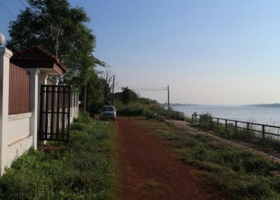 Home and 3 Bungalows For Sale, Phon Phisai, Nong Khai, Thailand