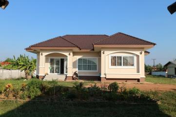 Home and 3 Bungalows For Sale, Phon Phisai, Nong Khai, Thailand