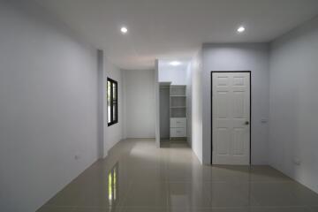 New 4 BRM, 3 BTH Home For Sale in Mu Mon, Udon Thani, Thailand