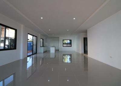 New 4 BRM, 3 BTH Home For Sale in Mu Mon, Udon Thani, Thailand