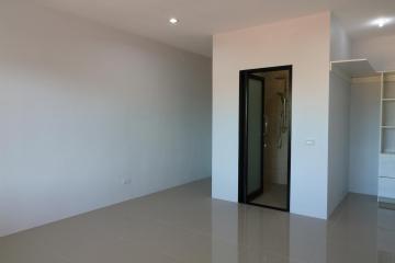 New 4 BRM, 3 BTH Home For Sale in Mu Mon, Udon Thani, Thailand