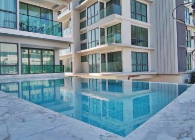 The Breeze Condo Bangsaray for Rent